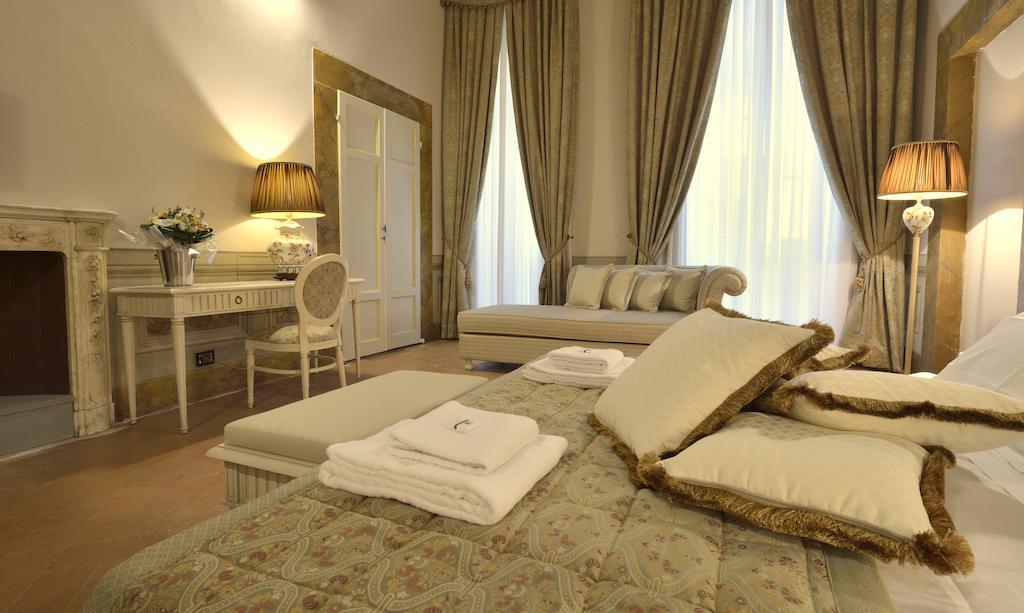 Palazzo Guicciardini Hotel Firenze Szoba fotó